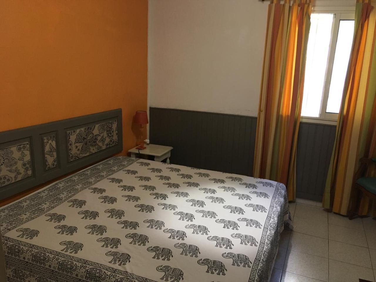 Ferienwohnung Les Anones Saint-Gilles-les-Bains Exterior foto